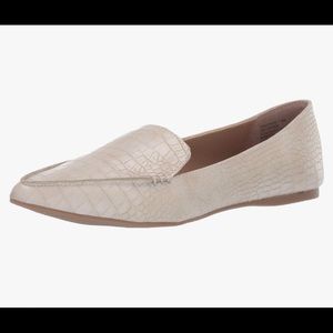Steve Madden Women's Feather Loafer Flat